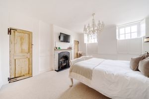 Alternative bedroom shot- click for photo gallery